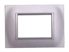 Placca in plastica quadrata 3 posti Comp. BTicino Living argento